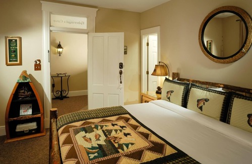 Downtown Branson Hotel | Historic Boutique Hotel