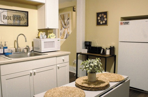Cherokee Triangle Apartment | Historic Highlands Retreat! Spacious Rustic Apt in the Heart of it all!