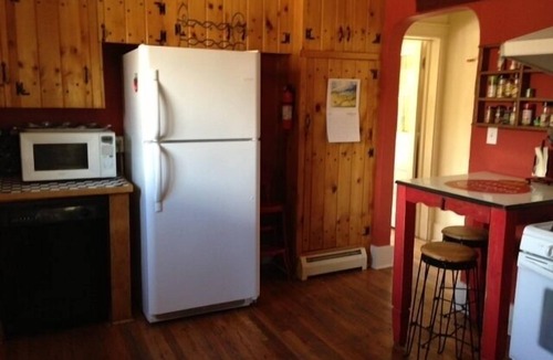 South Capitol House | Historic Home in Heart of Old Santa Fe, Quiet, Big Hot Tub, Private Walled Patio