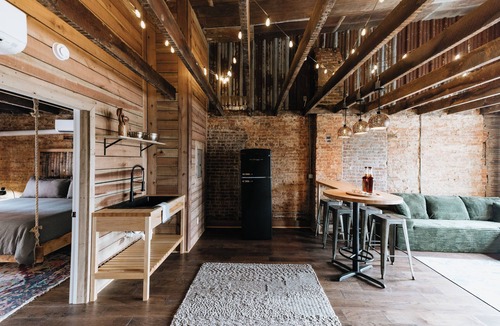 Cave City Apartment | Historic Loft Stay in Downtown Cave City