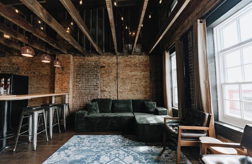 Cave City Apartment | Historic Loft Stay in Downtown Cave City