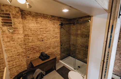 Cave City Apartment | Historic Loft Stay in Downtown Cave City