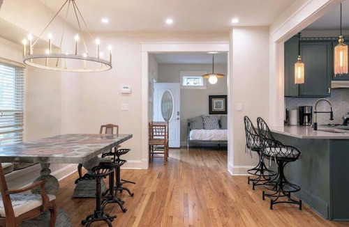 Shawnee House | Historic Luxury 10 Min. To Downtown