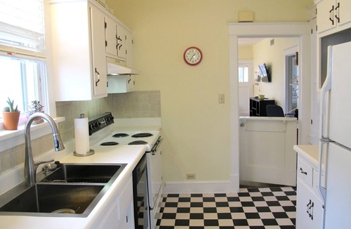 Lawrence House | Historic Old West Lawrence - Minutes to beautiful Mass St, KU, Sports Pavillion
