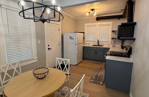 Tupelo Apartment | Historical Apartments #2&3 - Sleeps 7-14 in Tupelo