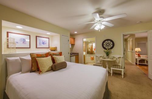 Branson Hotel | Holiday Inn Club Vacations Holiday Hills Resort at Branson