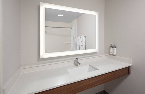 Hastings Hotel | Holiday Inn Express Hastings by IHG