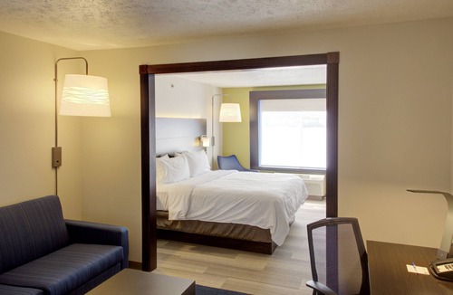 Le Mars Hotel | Holiday Inn Express Hotel & Suites Le Mars by IHG