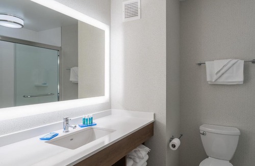 Radcliff Hotel | Holiday Inn Express Radcliff Fort Knox by IHG