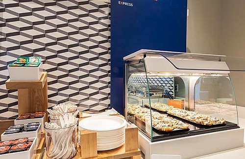 Downtown Little Rock Hotel | Holiday Inn Express & Suites - Little Rock Downtown by IHG