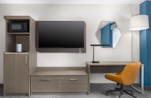White Station Hotel | Holiday Inn Express & Suites Memphis East by IHG