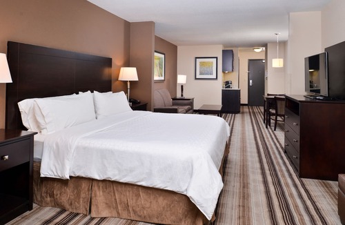 Emporia Hotel | Holiday Inn Express & Suites Emporia Northwest by IHG