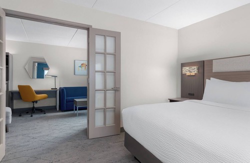 White Station Hotel | Holiday Inn Express & Suites Memphis East by IHG