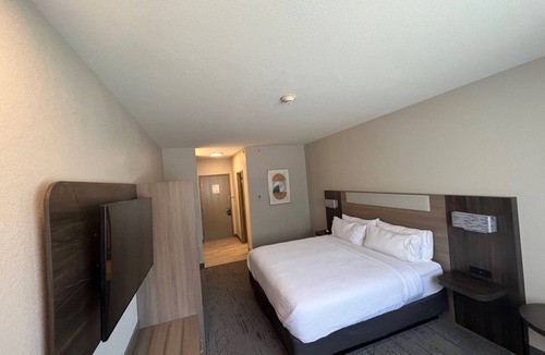 Park City Hotel | Holiday Inn Express Wichita North - Park City by IHG