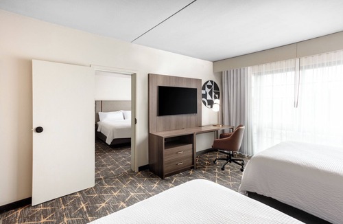Springfield Hotel | Holiday Inn Hotel & Suites Springfield - I-44 by IHG