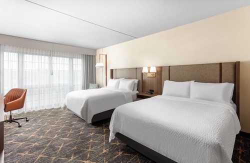 Springfield Hotel | Holiday Inn Hotel & Suites Springfield - I-44 by IHG