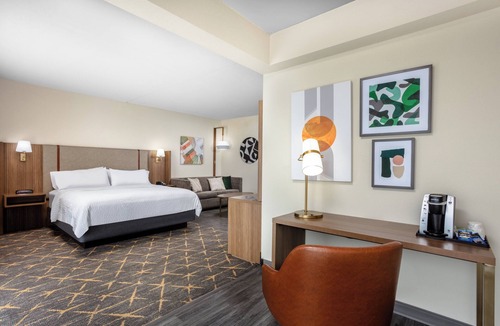 Springfield Hotel | Holiday Inn Hotel & Suites Springfield - I-44 by IHG