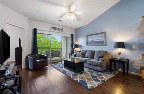 Branson House | Holiday Ridge Retreat Duo - Holiday Hills Branson Golf Resort Outdoor Pools