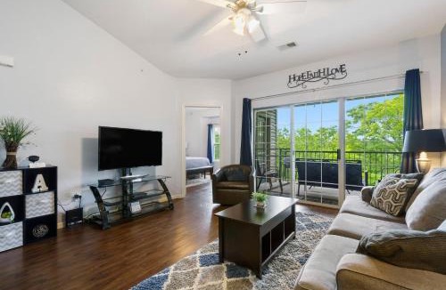 Branson House | Holiday Ridge Retreat Duo - Holiday Hills Branson Golf Resort Outdoor Pools