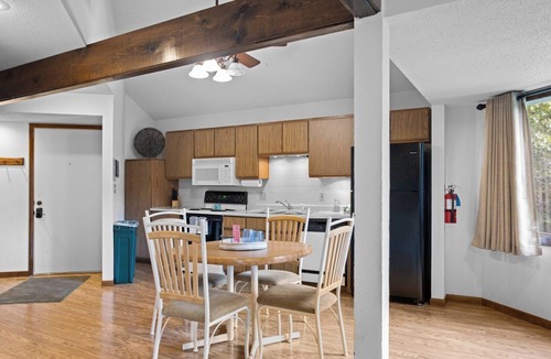 Osage Beach Villa | Holiday Shores 18 - Three Bedroom Villa, Sleeps 8