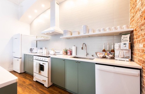 Downtown Louisville Apartment | Hollyhock Suite 507: 3 bed/2 bath