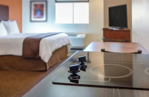 Overland Park Hotel | Home-Like Suites for Families and Relocation in Overland Park