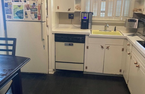 Kansas City House | Home near Netherlands base camp and 15 min. From chiefs stadium and shopping.