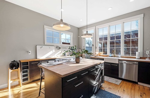 Phoenix Hill Apartment | Home w/Theater | Thunder Over Lou Fireworks Views