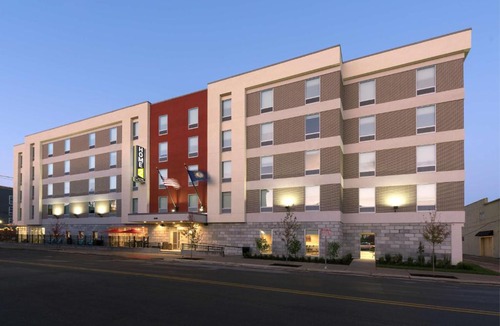 East Market District Hotel | Home2 Suites by Hilton Louisville Downtown NuLu