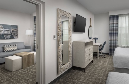 Fairgrounds Hotel | Homewood Suites By Hilton Louisville Airport