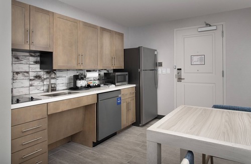 Fairgrounds Hotel | Homewood Suites By Hilton Louisville Airport