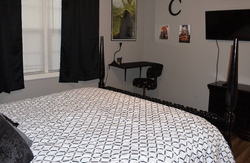 Hubert House | Homey, Cozy and Cheerful House