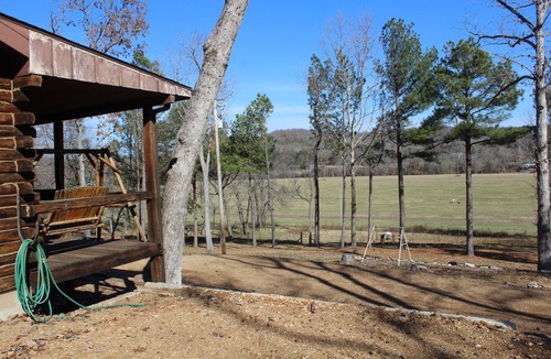 Hardy Cabin | HONEYCOMB HIVE. Secluded cabin in the woods, 1.5 miles to river and downtown