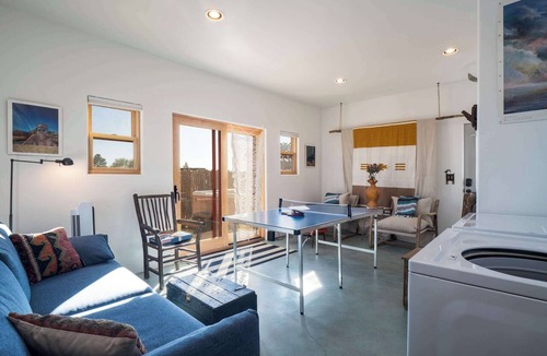 El Prado House | Hora Feliz - Mountain Views, Hot Tub & Game Room