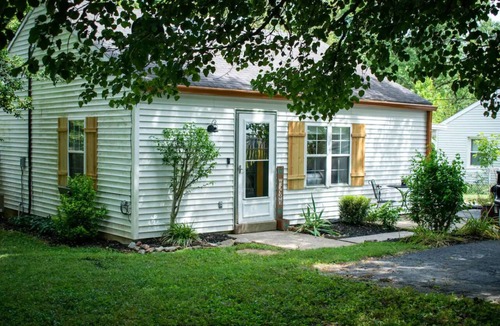 Shelbyville Cottage | Horse Country Hideaway