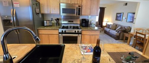 Taylor Ranch House | Hot Air Balloon Haven, King Bed, Office, Foosball, Basketball