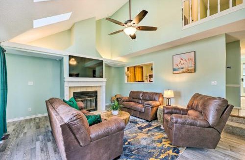 Mid America House | Hot Springs Getaway w/Beautiful Lake Views!