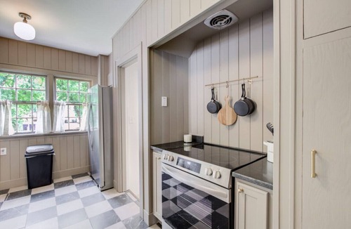 Manhattan House | Hot tub, 4bd Family Home - Bertrand Cottage