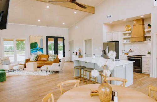 Pine Ridge House | Hot Tub 75 Acres Hollyview360 Lagom