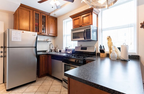 Cherokee Triangle House | Hot tub, Highlands-Restaurant Row Churchill Downs, Zoo, Bellarmine, Downtown