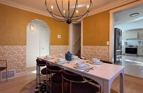 Benson House | Hot Tub & Karaoke & Game Room & Sleeps 14