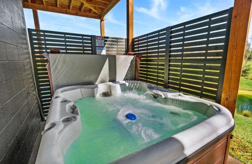 Primrose House | Hot Tub Private Pond Fire Pit near Off-Road Parks