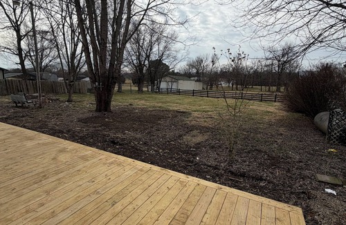 Coxs Creek House | Hot Tub- Sleeps 8- Bourbon Trail- Historic Home