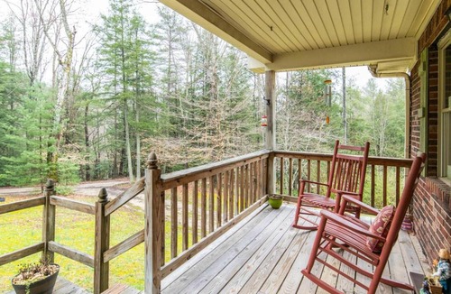 Pine Ridge House | Hot Tub & WiFi -Carrie's Cottage - Red River Gorge