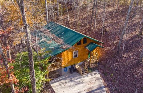Slade House | Hot Tub & WiFi - Cozy Canopy - Red River Gorge KY