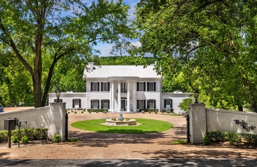 Branson House | House ∙ 15 bedrooms ∙ 44 guests