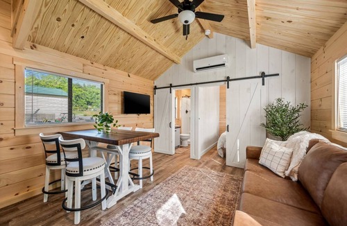 Bull Creek House | House ∙ 3 bedrooms ∙ 6 guests