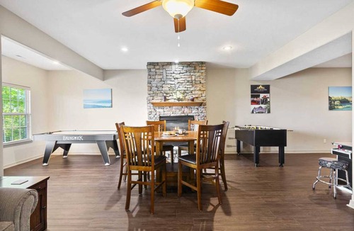 Branson West House | House ∙ 5 bedrooms ∙ 15 guests