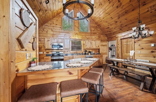 Wears Valley Cabin | Huge GameRoom, Parking, Pool Table, Hot Tub, Fishing Pond, POOL, Fishing Pond!