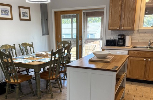 Ocracoke House | Hydeaway: Convenient to Restaurants, Shops and Silver Lake